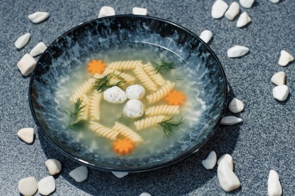 Курячий бульйон з курячими кульками